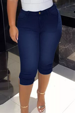 Load image into Gallery viewer, Plus Size Solid Bermuda Pants
